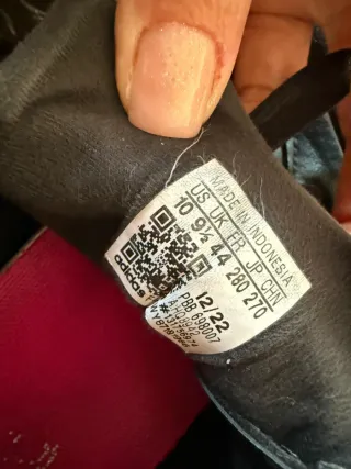 Botas de fútbol Adidas negras y rosas