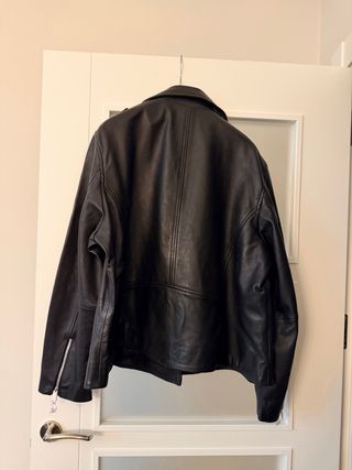 Cazadora Piel Sintética Negra Mango