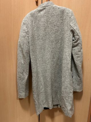 Abrigo Stradivarius gris