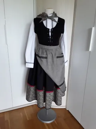 TRAJE BASERRITARRA- CASERA "160 EUROS "