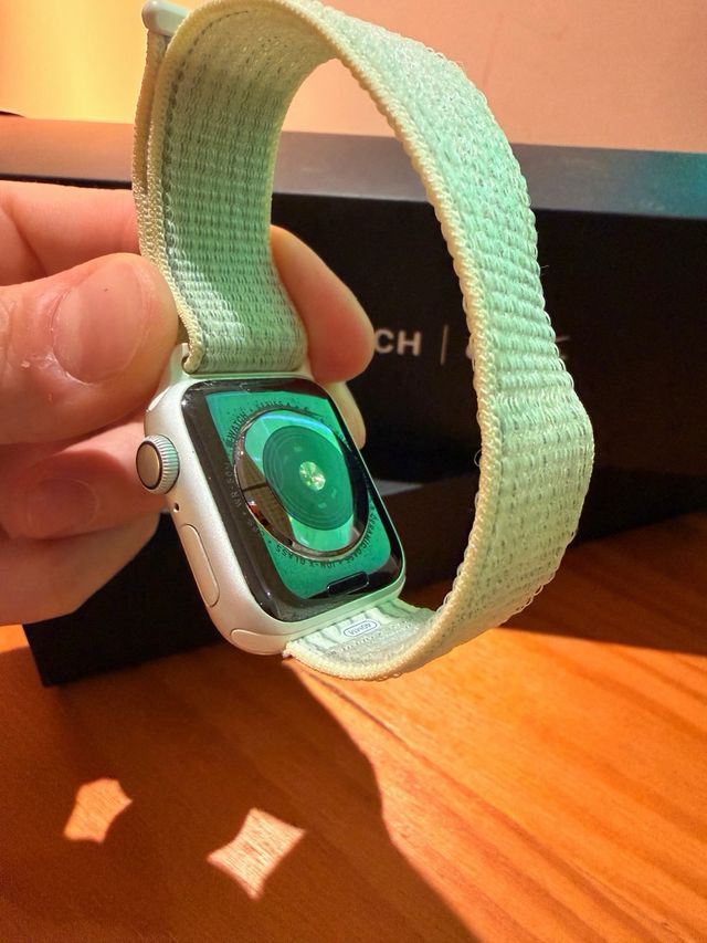Apple Watch Series 4 Nike+ in alluminio