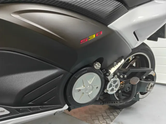 Emblema 530 para Boomerang lateral Yamaha Tmax 530