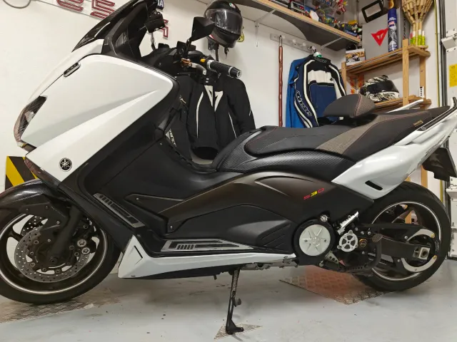 Emblema 530 para Boomerang lateral Yamaha Tmax 530