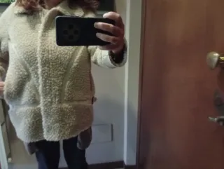 Giaccone donna effetto lana con cinturini