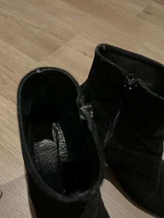 Botines negros de ante