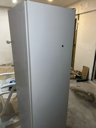 Nevera blanca en Calpe