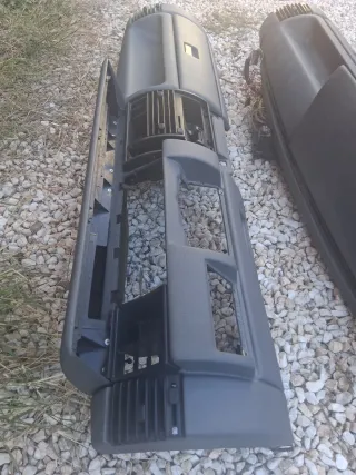 2 "SALPICADEROS DE RENAULT 11 TURBO"