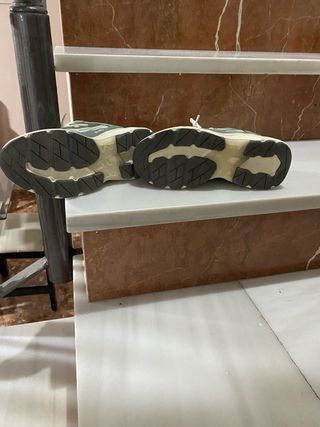 Zapatillas deportivas Kelme verdes y blancas