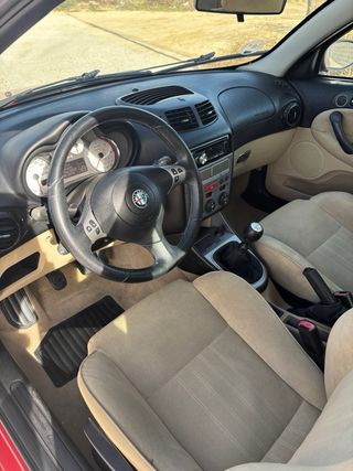 Alfa Romeo 147 120cv 2008 125.000km recien pintado
