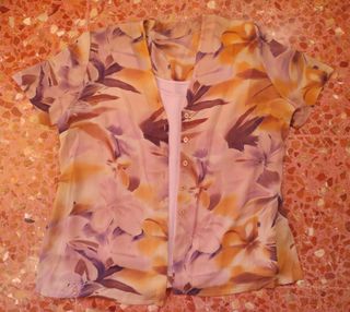 Traje falda y blusa estampado floral