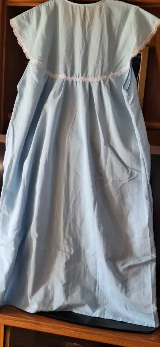 Camisón azul con encaje