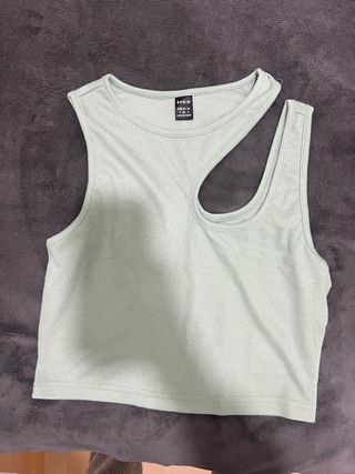 Camiseta verde asimétrica de Shein