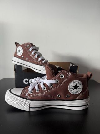 Converse Marrones