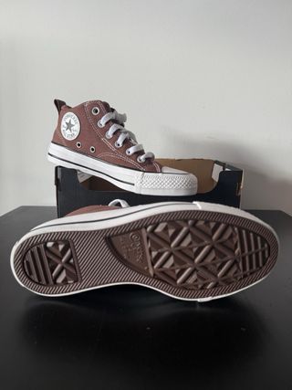 Converse Marrones