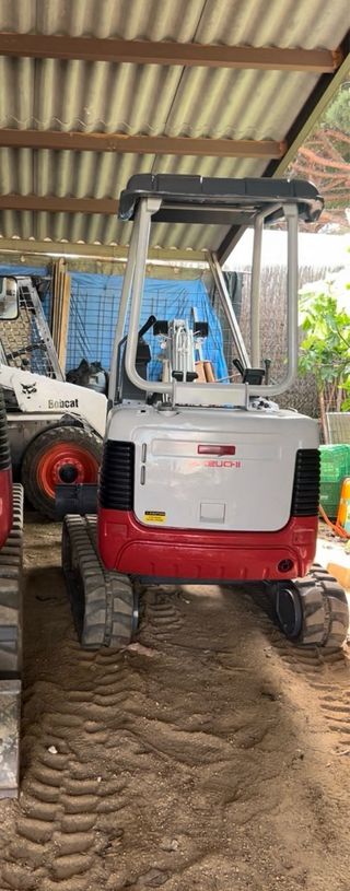 Mini Excavadora Takeuchi TB016