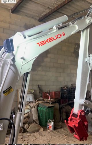Mini Excavadora Takeuchi TB016