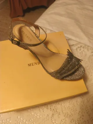 Sandalias de fiesta MENBUR doradas y plateadas