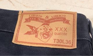 Pantalones vaqueros LIBERTO negros