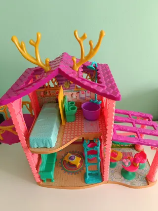 Casa Enchantimals con muñecas y accesorios