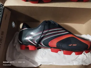 Botas de fútbol F30 Adidas Negras y Rojas