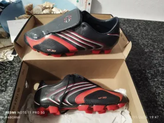 Botas de fútbol F30 Adidas Negras y Rojas