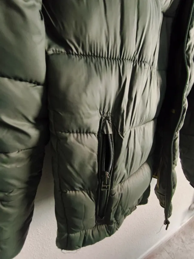 Cazadora acolchada chico Bershka talla S