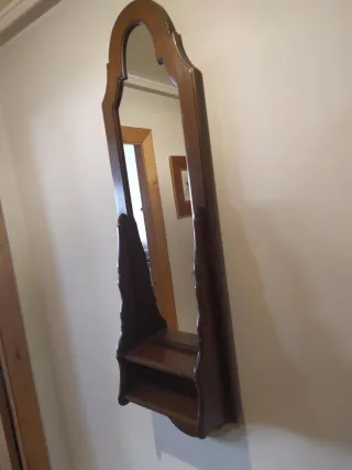 Espejo vintage madera nogal con 2 estanterías