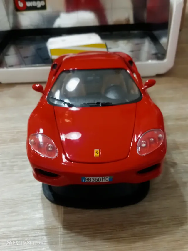 Ferrari 360 Modena 1:18 Bburago