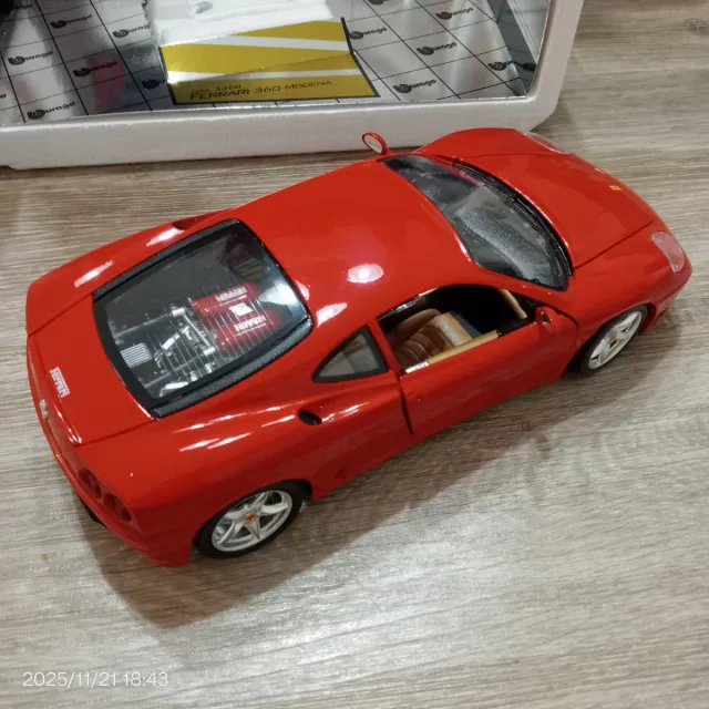 Ferrari 360 Modena 1:18 Bburago