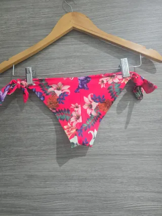 Parte inferior bikini flores