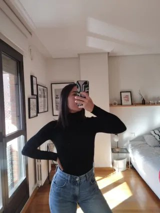 Jersey Zara cuello alto negro