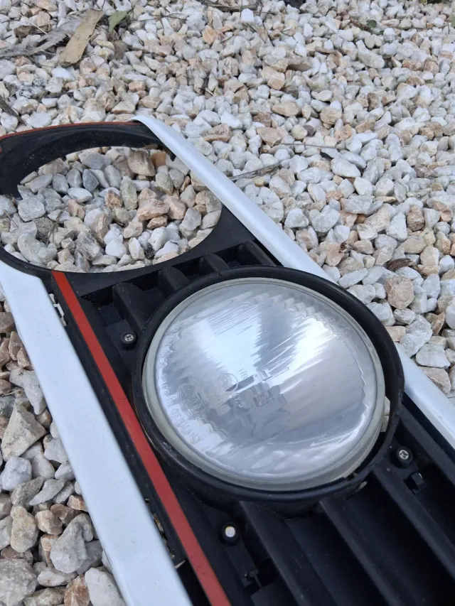 "PARRILLA/REJILLA"GOLF GTI"FAROS "HELLA"Y ANAGRAMA