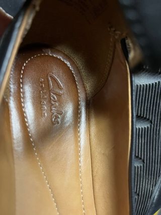 Zapatos Clarks mujer negros. De piel. Talla 39.