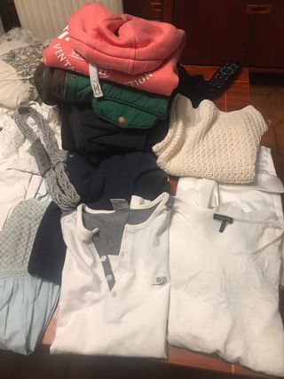 Lote Ropa chica sobre 200 prendas de todo tipo