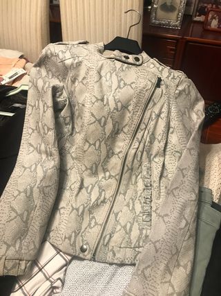 Lote Ropa chica sobre 200 prendas de todo tipo