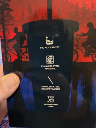 Bicchiere Stranger Things con Cannuccia