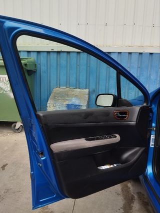 PEUGEOT  307 5P XT 2.0 HD 2001