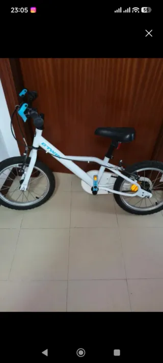 Bicicleta infantil blanca