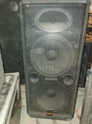 2 Bafles Activos 215 Wharfedale Pro