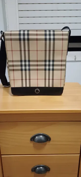 Bolso Burberry Beige y Negro de LONA. Autentico
