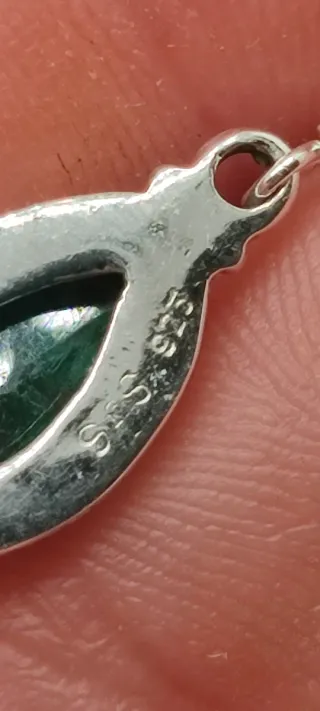 Pendientes de Plata y Esmeralda.