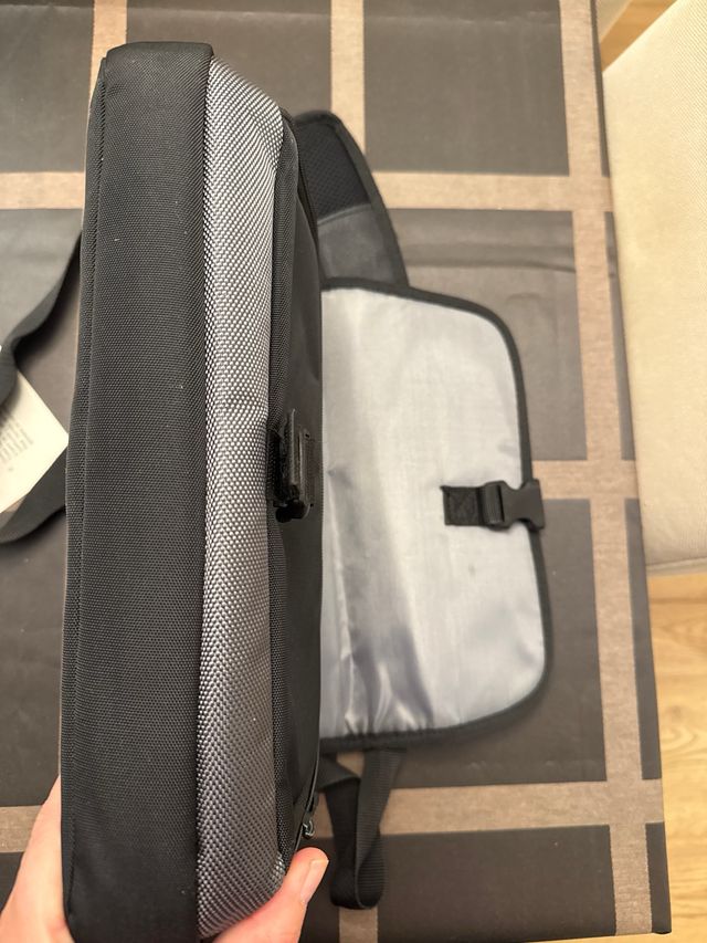 Maletín Targus para portátil/tablet