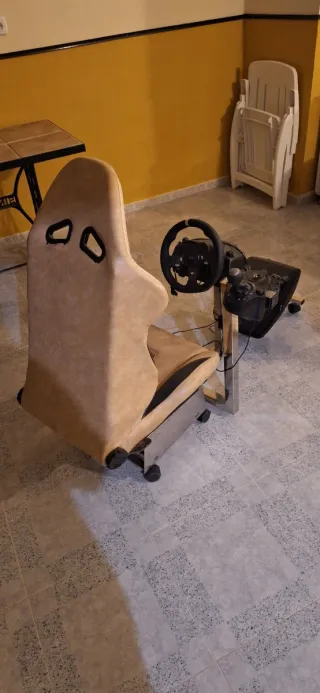 Simulador Logitech G920 con silla y pedales