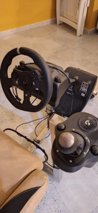 Simulador Logitech G920 con silla y pedales