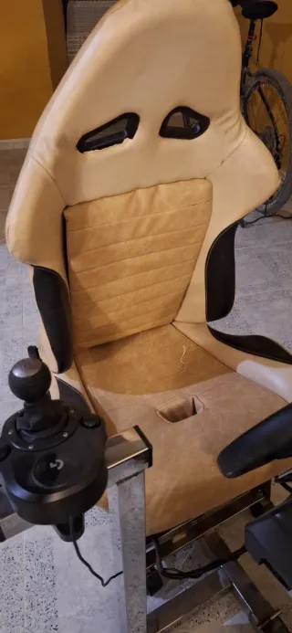 Simulador Logitech G920 con silla y pedales