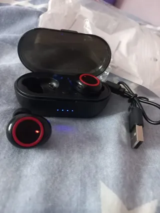 Auriculares Inalámbricos Bluetooth Negros y Rojos