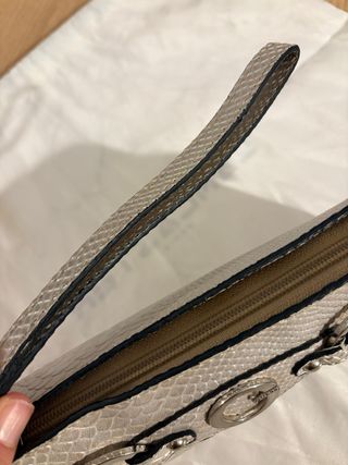 Pochette Guess Argento