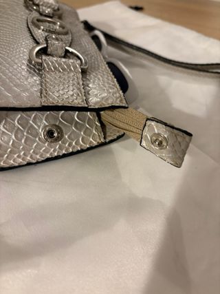 Pochette Guess Argento
