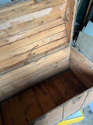 Baúl vintage madera y metal