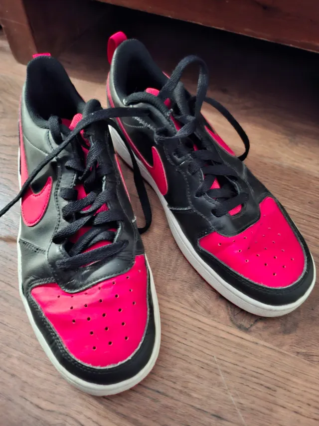 Zapatillas Nike Talla 40 Rojas y Negras